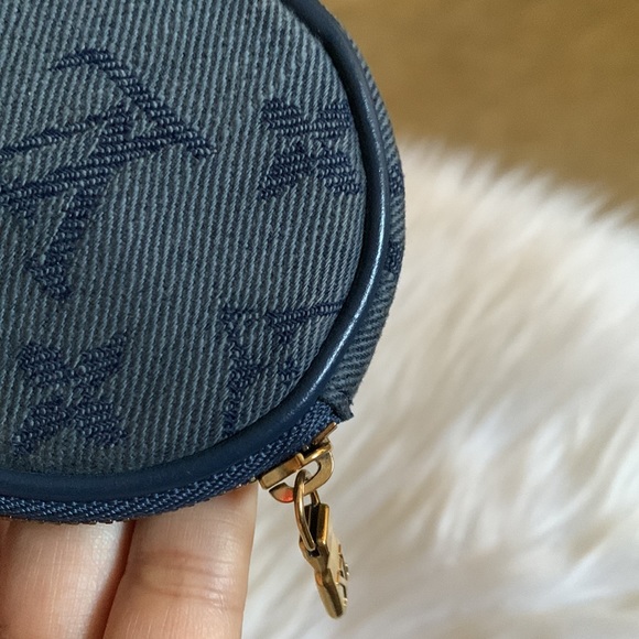 Louis Vuitton Navy Blue Monogram Denim Round Bag Charm and Key Holder - Picture 7 of 17